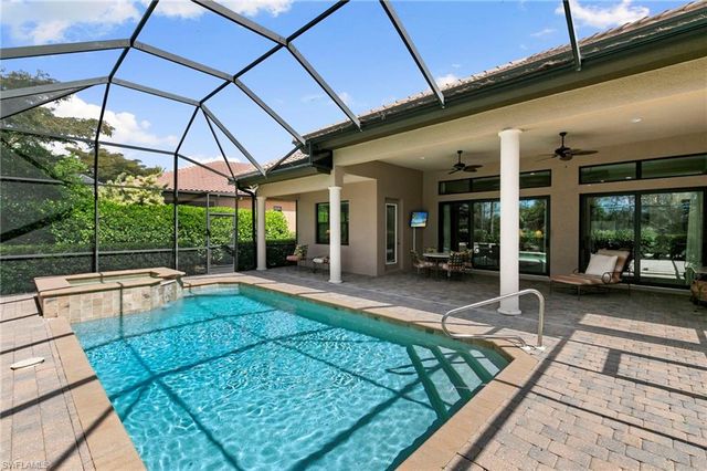 7347 Lantana CIR, Naples, FL 34119