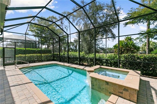 7347 Lantana CIR, Naples, FL 34119