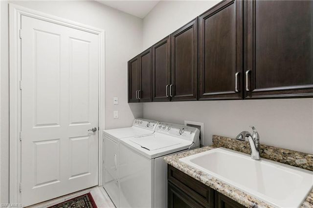 7347 Lantana CIR, Naples, FL 34119