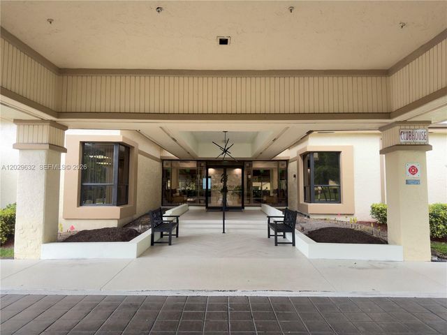 5375 10th Fairway Drive 2, Delray Beach, FL 33484