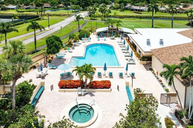 5375 10th Fairway Drive 2, Delray Beach, FL 33484