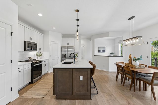 11760 Upper 31st Street N, Lake Elmo, MN 55042