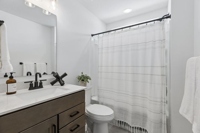 11760 Upper 31st Street N, Lake Elmo, MN 55042