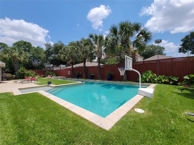 4401 Roseland Street, Houston, TX 77006
