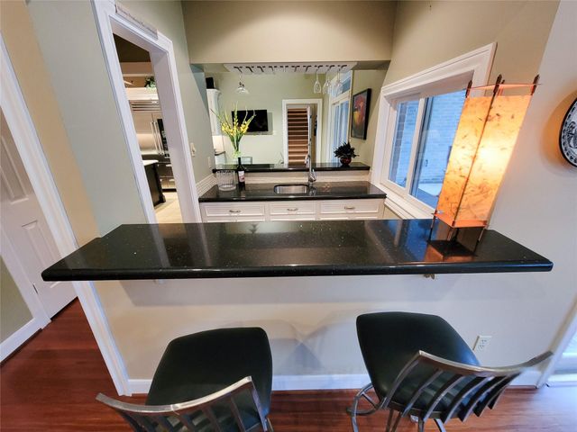 4401 Roseland Street, Houston, TX 77006