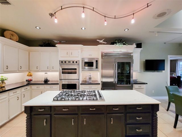 4401 Roseland Street, Houston, TX 77006