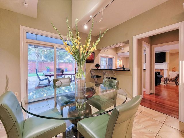 4401 Roseland Street, Houston, TX 77006
