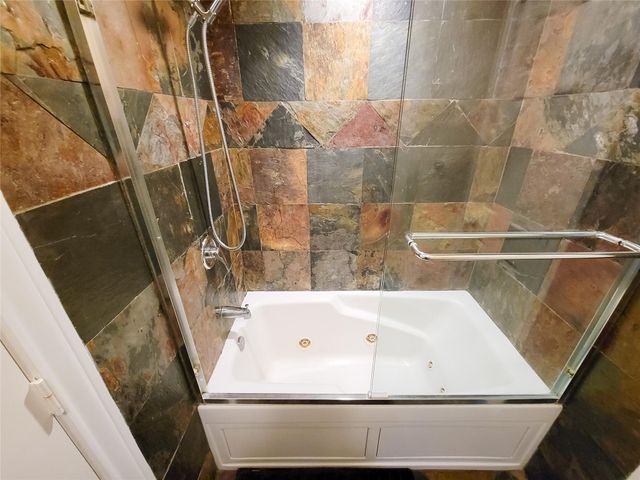 4401 Roseland Street, Houston, TX 77006