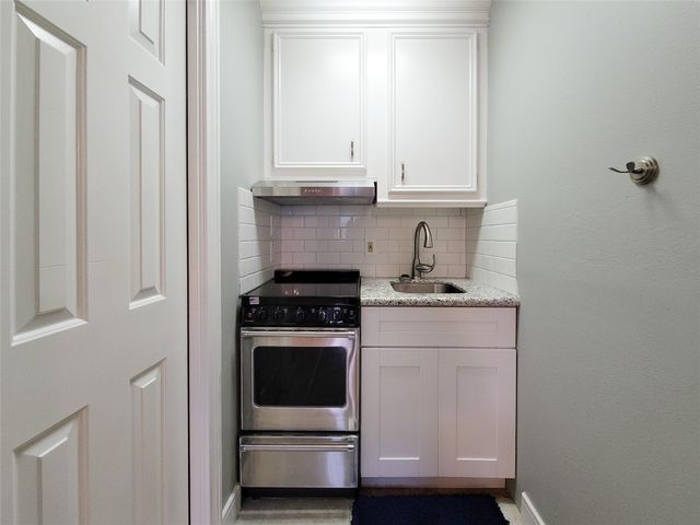 4401 Roseland Street, Houston, TX 77006