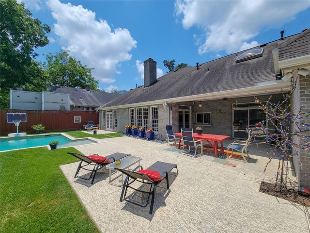 4401 Roseland Street, Houston, TX 77006