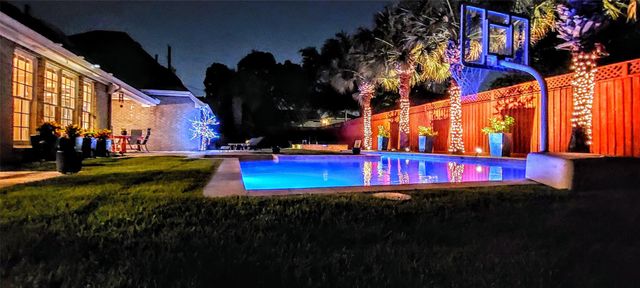 4401 Roseland Street, Houston, TX 77006