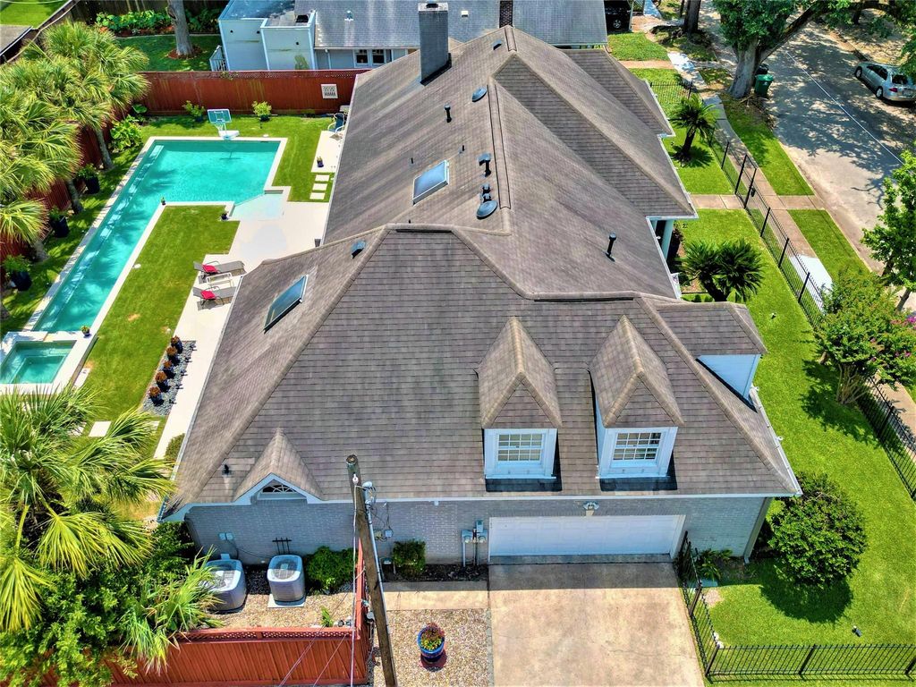 4401 Roseland Street, Houston, TX 77006