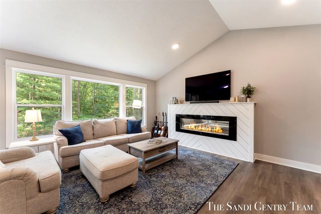7285 Sue Marie Lane, Muskegon, MI 49442