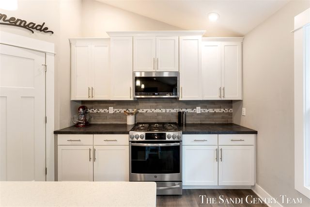 7285 Sue Marie Lane, Muskegon, MI 49442