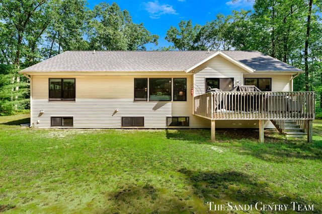 7285 Sue Marie Lane, Muskegon, MI 49442