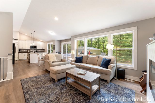 7285 Sue Marie Lane, Muskegon, MI 49442