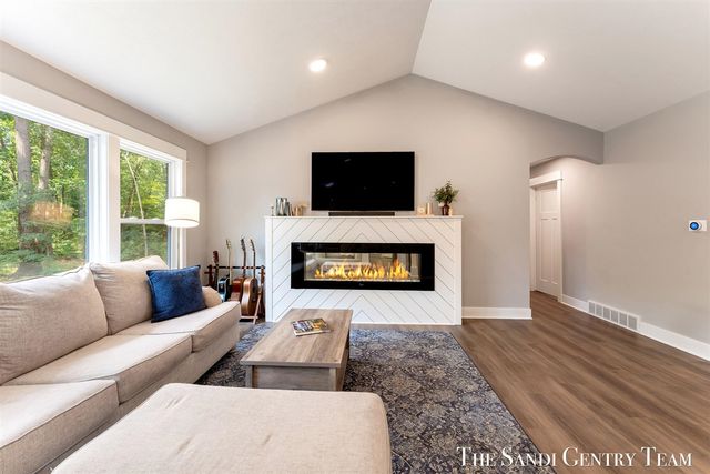 7285 Sue Marie Lane, Muskegon, MI 49442