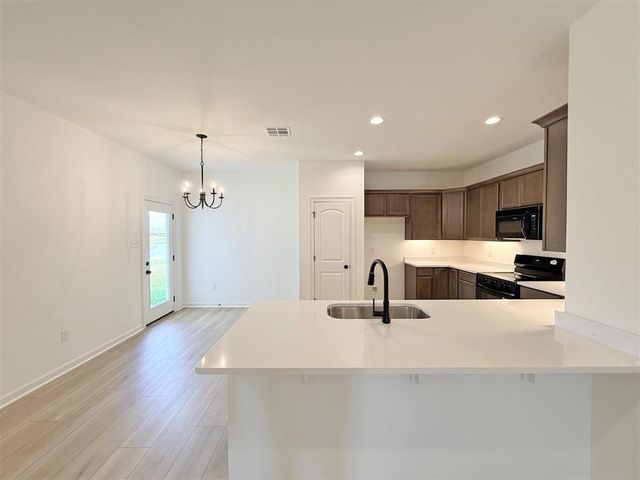 220 SUMMIT Avenue, Sulphur, LA 70665