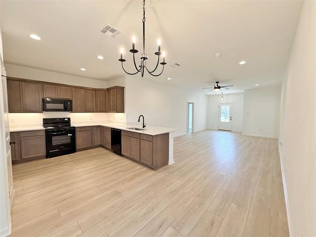 220 SUMMIT Avenue, Sulphur, LA 70665