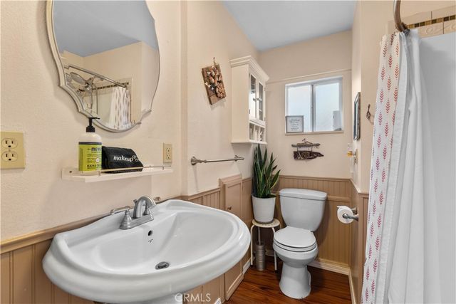 1869 Outer Hwy 2 S, Wrightwood, CA 92397