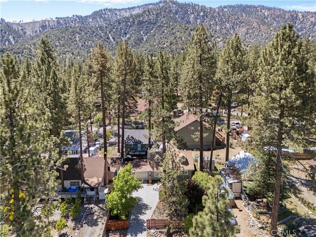 1869 Outer Hwy 2 S, Wrightwood, CA 92397