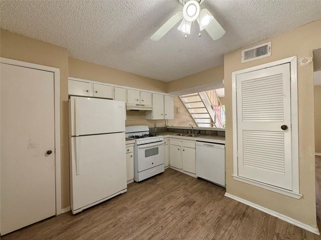 3448 Willowrun DR C, Austin, TX 78704