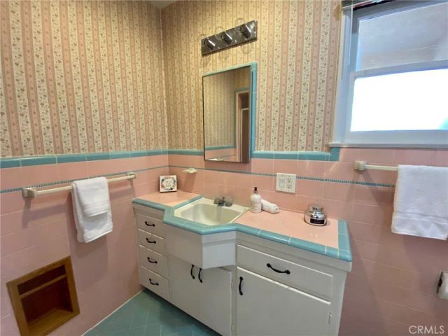 139 Acacia Avenue, Monrovia, CA 91016