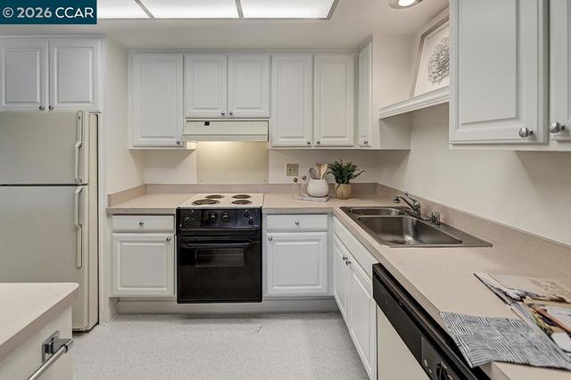 1316 Oakmont Dr 5, Walnut Creek, CA 94595