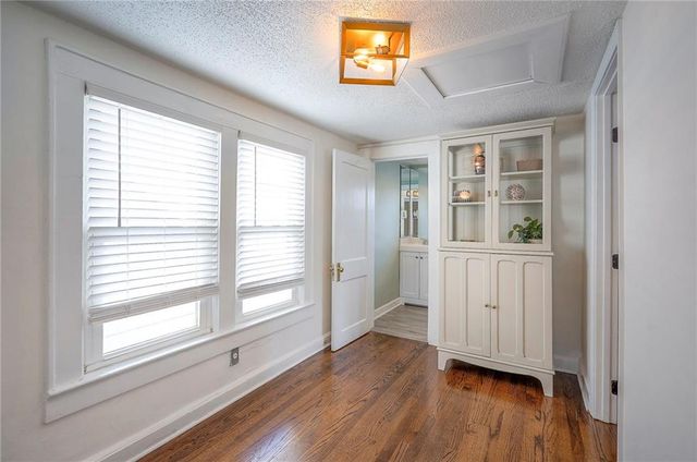 4809 Rainbow Boulevard, Westwood Hills, KS 66205