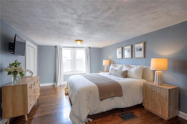 4809 Rainbow Boulevard, Westwood Hills, KS 66205