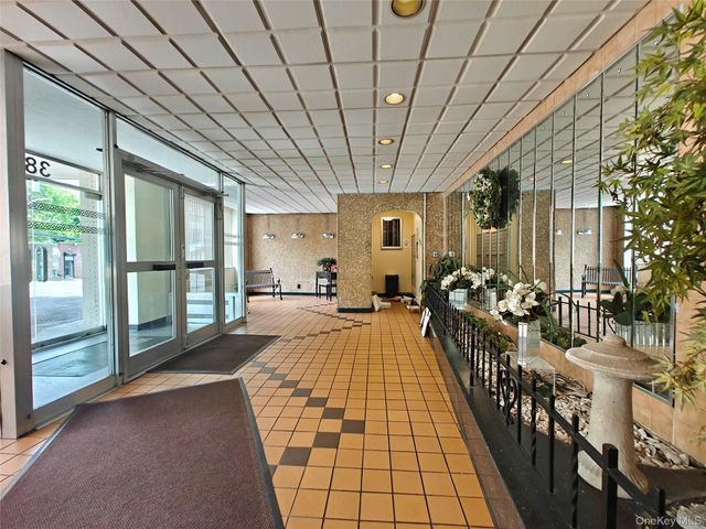 385 McLean Avenue 8D, Yonkers, NY 10705