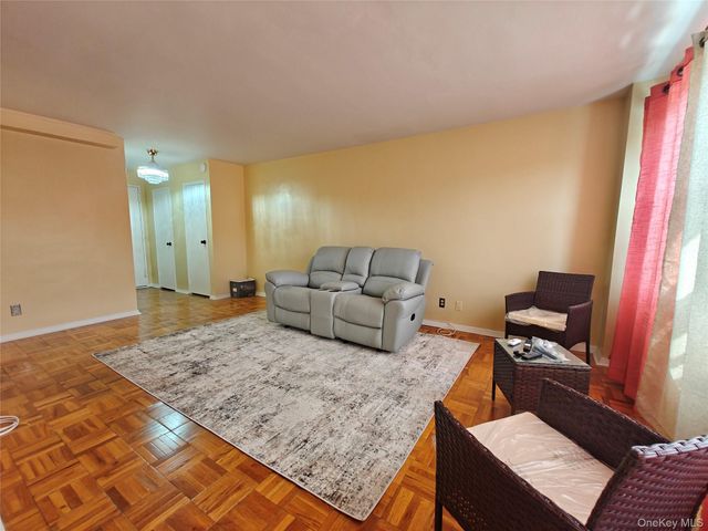 385 McLean Avenue 8D, Yonkers, NY 10705