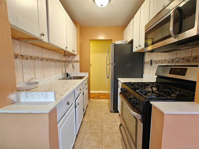 385 McLean Avenue 8D, Yonkers, NY 10705