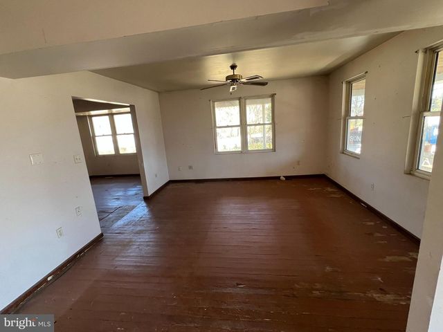 409 N GRAND AVE, National Park, NJ 08063