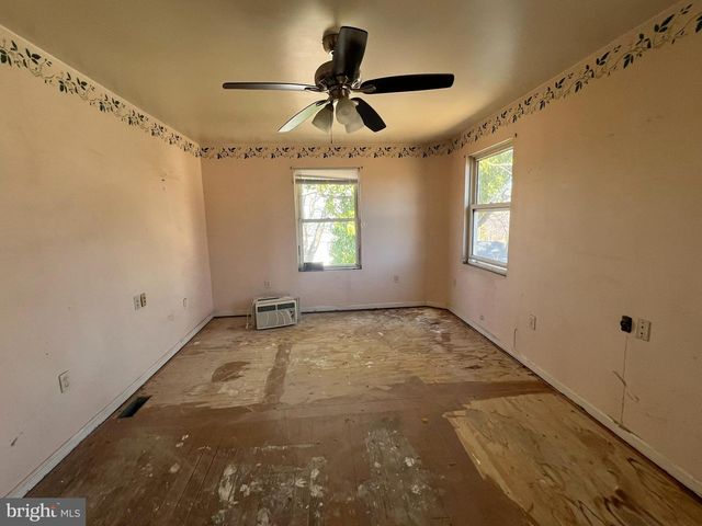 409 N GRAND AVE, National Park, NJ 08063