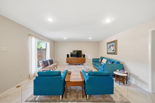 3924 W Alabama Street 1, Houston, TX 77027