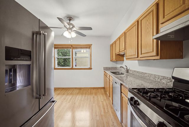 531 Cambridge Road, Des Plaines, IL 60016