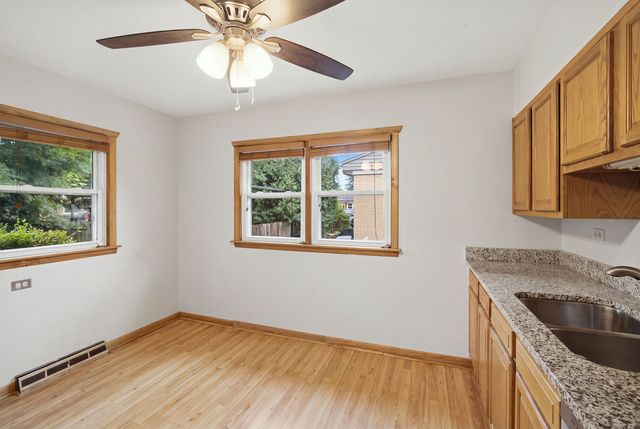 531 Cambridge Road, Des Plaines, IL 60016