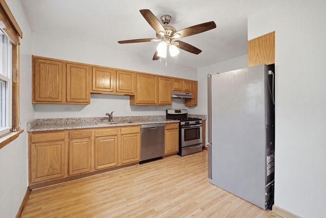 531 Cambridge Road, Des Plaines, IL 60016