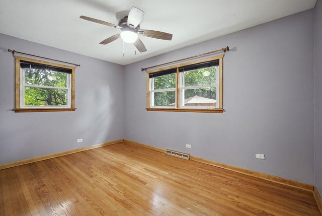 531 Cambridge Road, Des Plaines, IL 60016