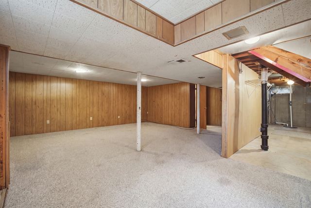 531 Cambridge Road, Des Plaines, IL 60016