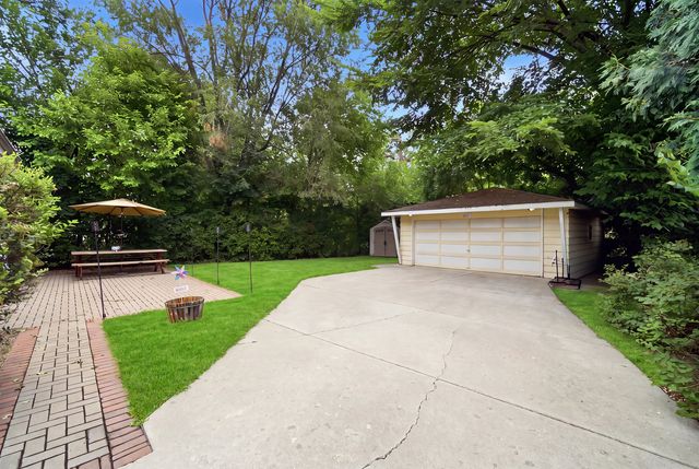 531 Cambridge Road, Des Plaines, IL 60016