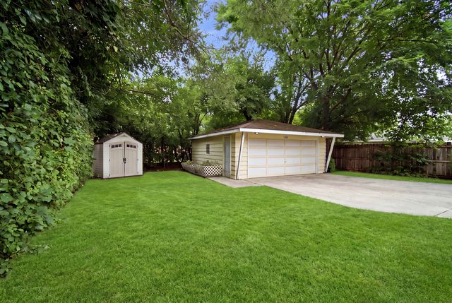 531 Cambridge Road, Des Plaines, IL 60016
