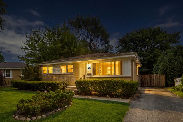 531 Cambridge Road, Des Plaines, IL 60016