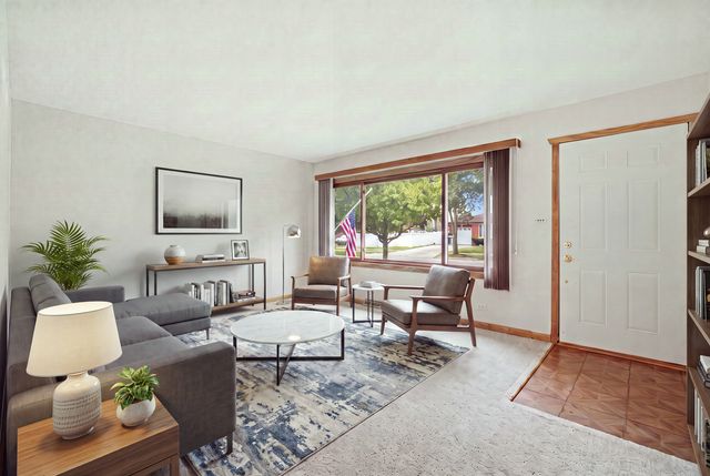 531 Cambridge Road, Des Plaines, IL 60016