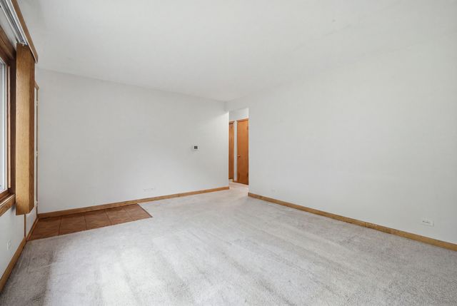 531 Cambridge Road, Des Plaines, IL 60016