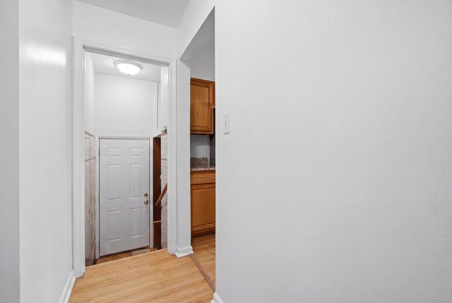531 Cambridge Road, Des Plaines, IL 60016
