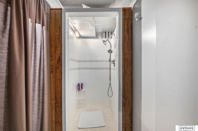 2749 N 47th Avenue, Omaha, NE 68104