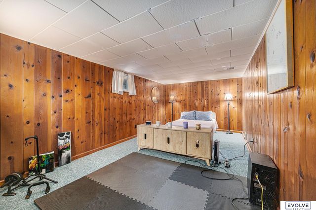 2749 N 47th Avenue, Omaha, NE 68104