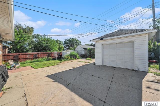 2749 N 47th Avenue, Omaha, NE 68104